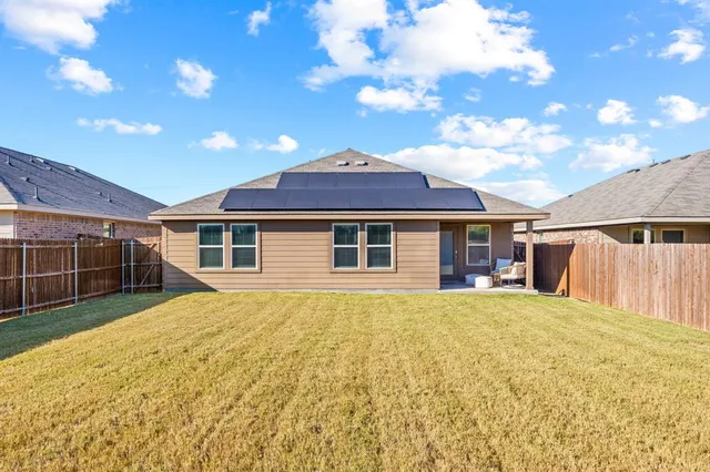 $319,900 | 1942 Duskwood Drive, Lancaster, TX 75146