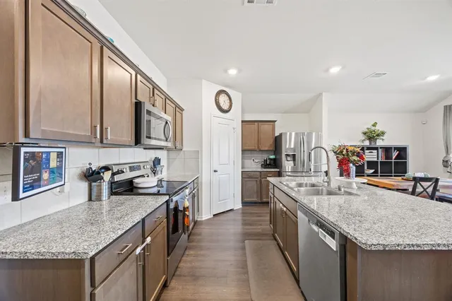 $319,900 | 1942 Duskwood Drive, Lancaster, TX 75146