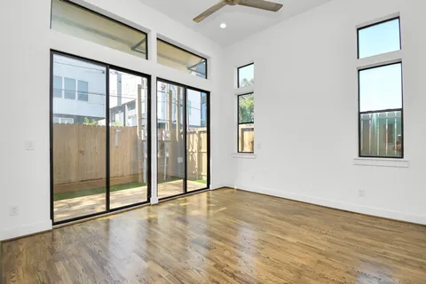 $2,999 | 732 West 22nd Street, Unit A, Houston, TX 77008