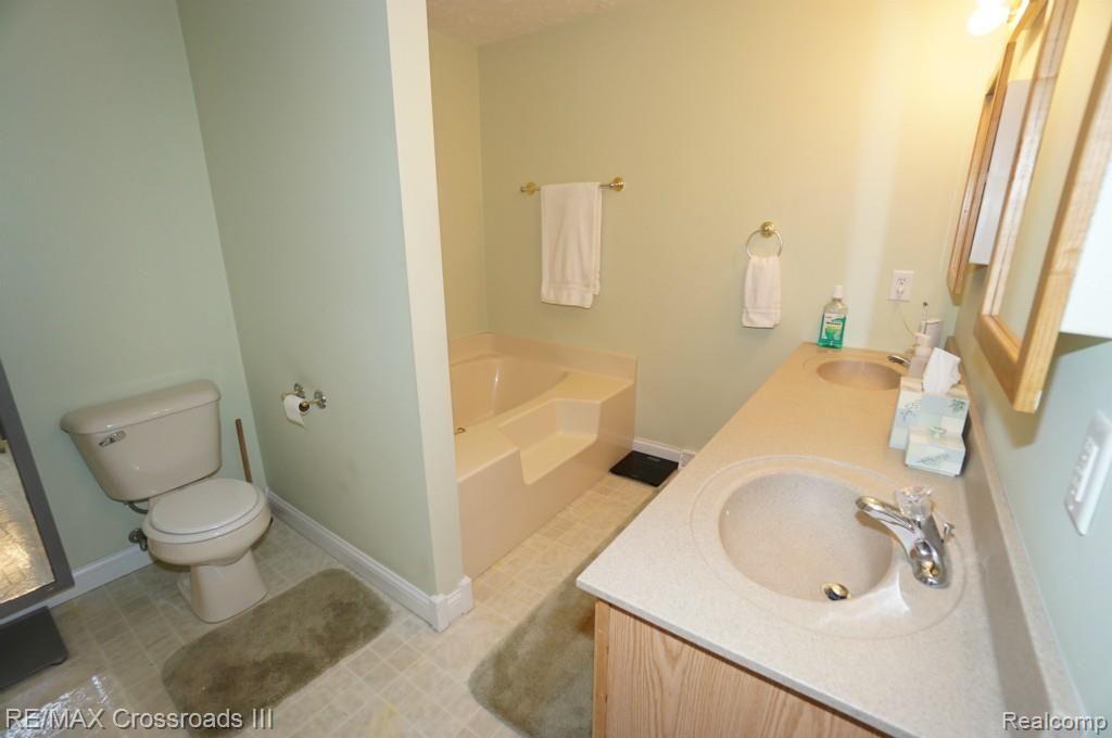 40602 Alden Road Belleville, MI 48111 - Photo 13 of 27