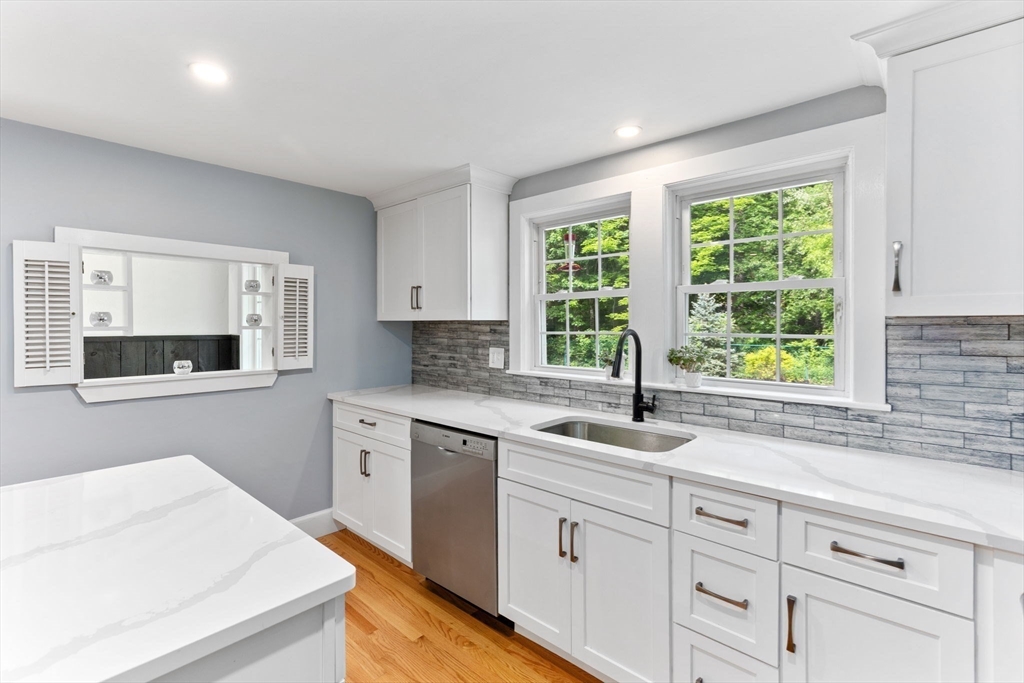 10 Forrest Road Walpole, MA 02081 - Photo 8 of 34 Gallery Image 8