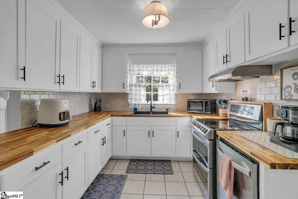 $215,000 | 703 Shands Street, Clinton, SC 29325