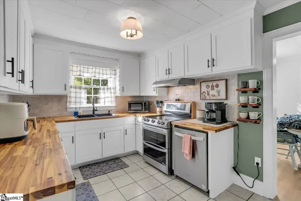 $215,000 | 703 Shands Street, Clinton, SC 29325