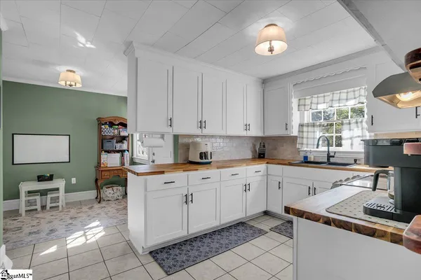 $215,000 | 703 Shands Street, Clinton, SC 29325