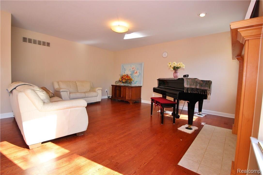 846 Trombley Road Troy, MI 48083 - Photo 9 of 31 IMG_3096.JPG
