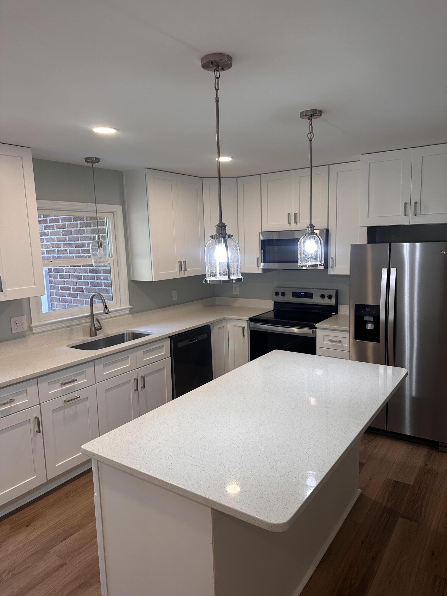 1038 Harbor View Road Charleston, SC 29412 - Photo 5 of 24 IMG_6405