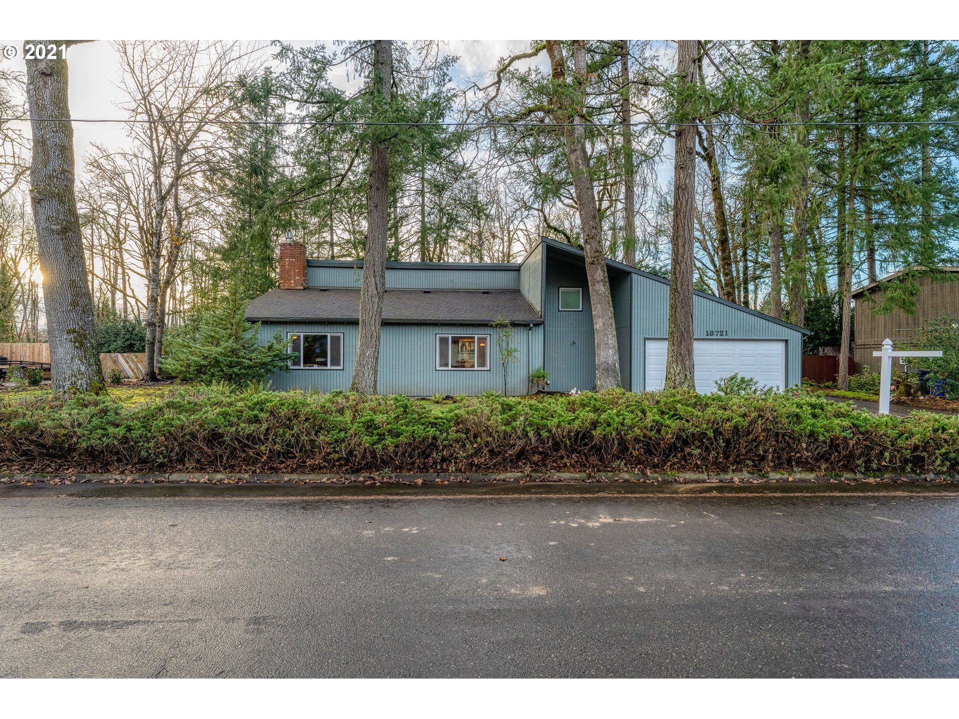 18721 Cook Street Oregon City, OR 97045 - Photo 2 of 25 Gallery Image 2