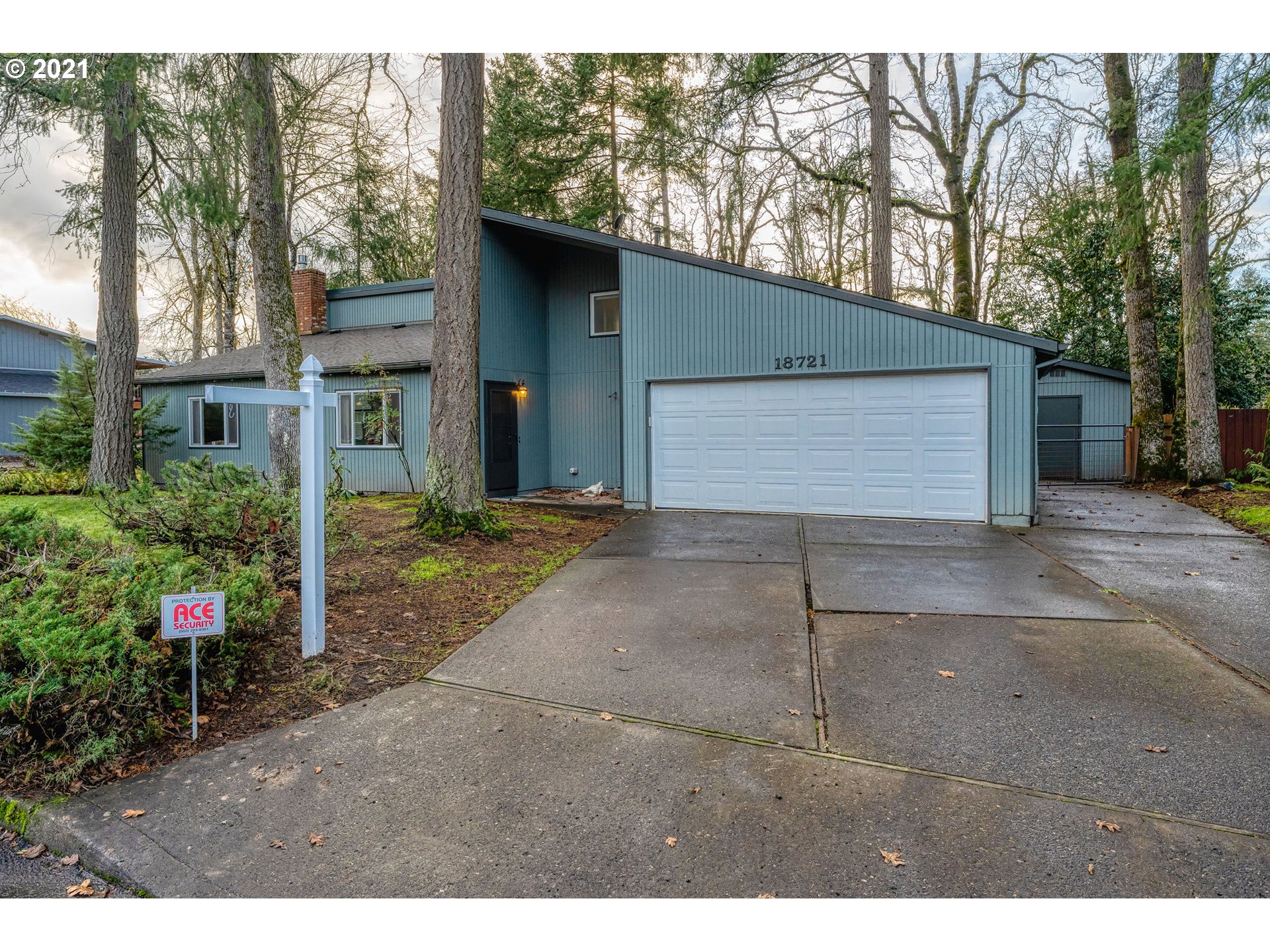 18721 Cook Street Oregon City, OR 97045 - Photo 3 of 25 Gallery Image 3