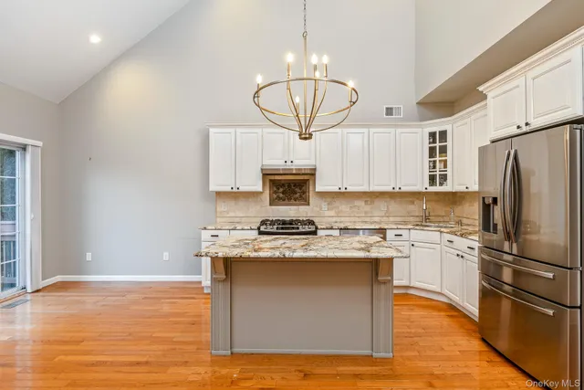 $650,000 | 45 Halley Lane, Miller Place, NY 11764