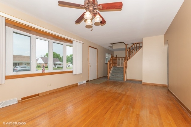 10817 Austin Avenue Chicago Ridge, IL 60415 - Photo 3 of 13