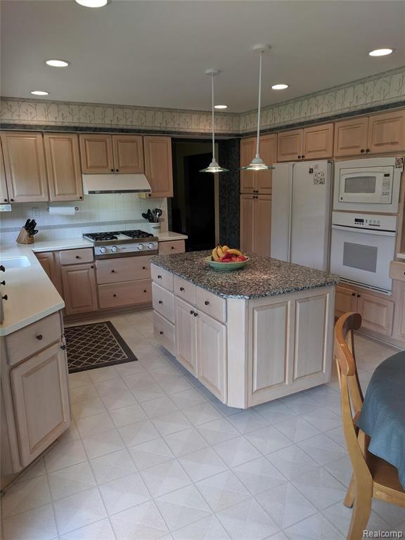 35850 Seminary Ridge Farmington Hills, MI 48331 - Photo 5 of 7