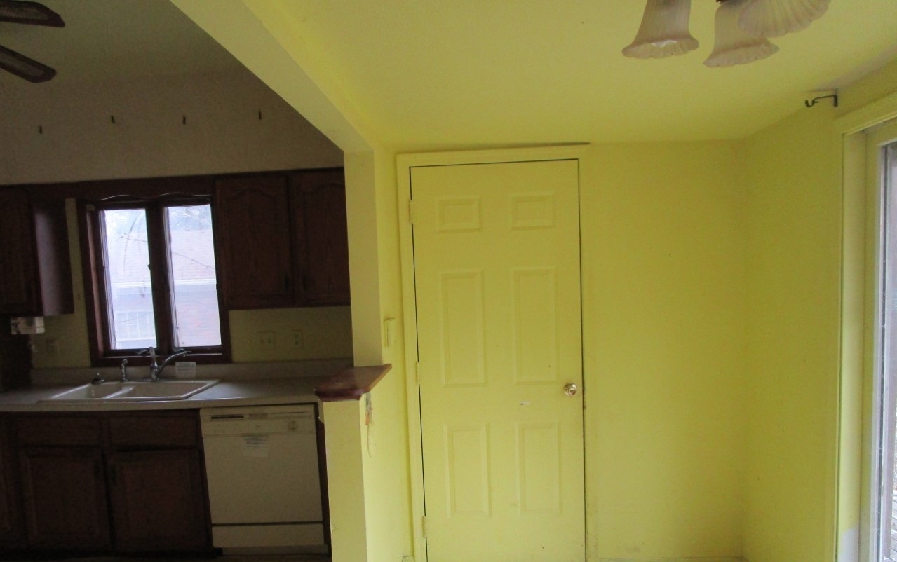 408 43rd Street Moline, IL 61265 - Photo 13 of 18