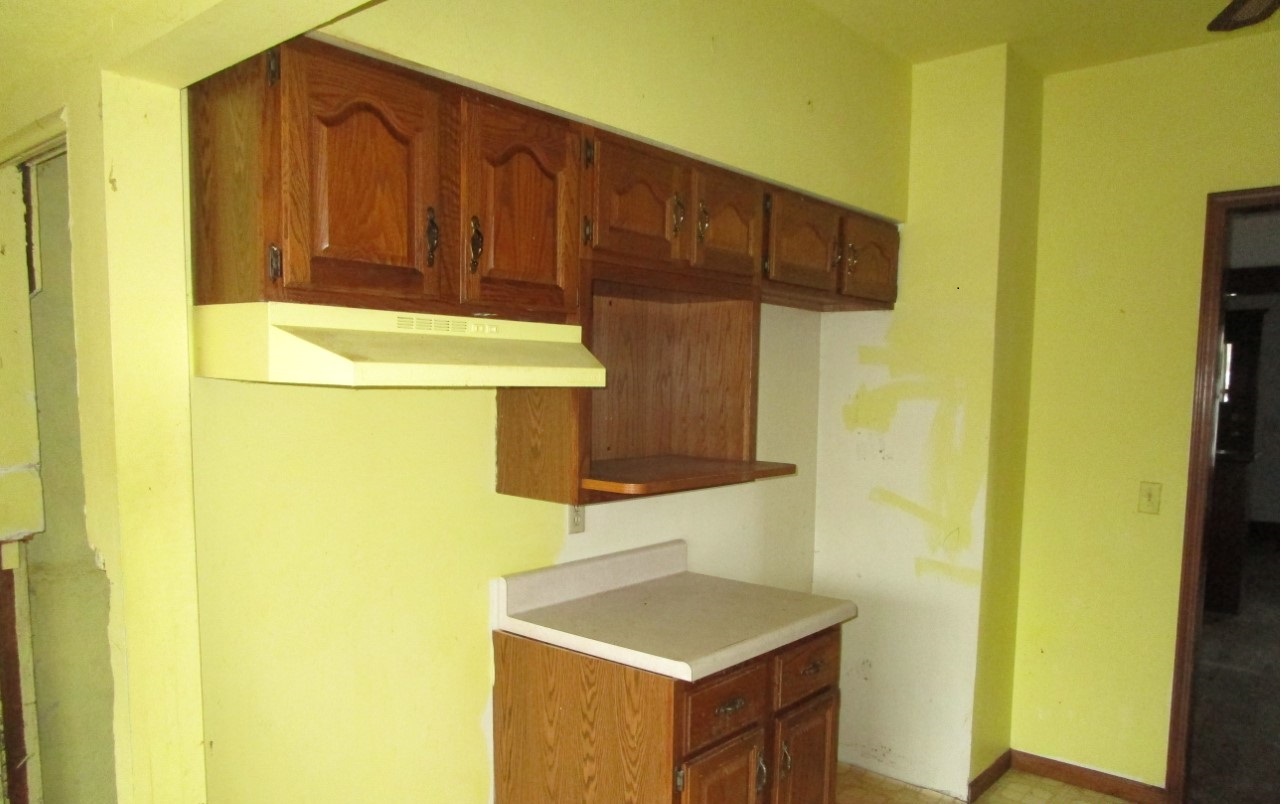 408 43rd Street Moline, IL 61265 - Photo 4 of 18