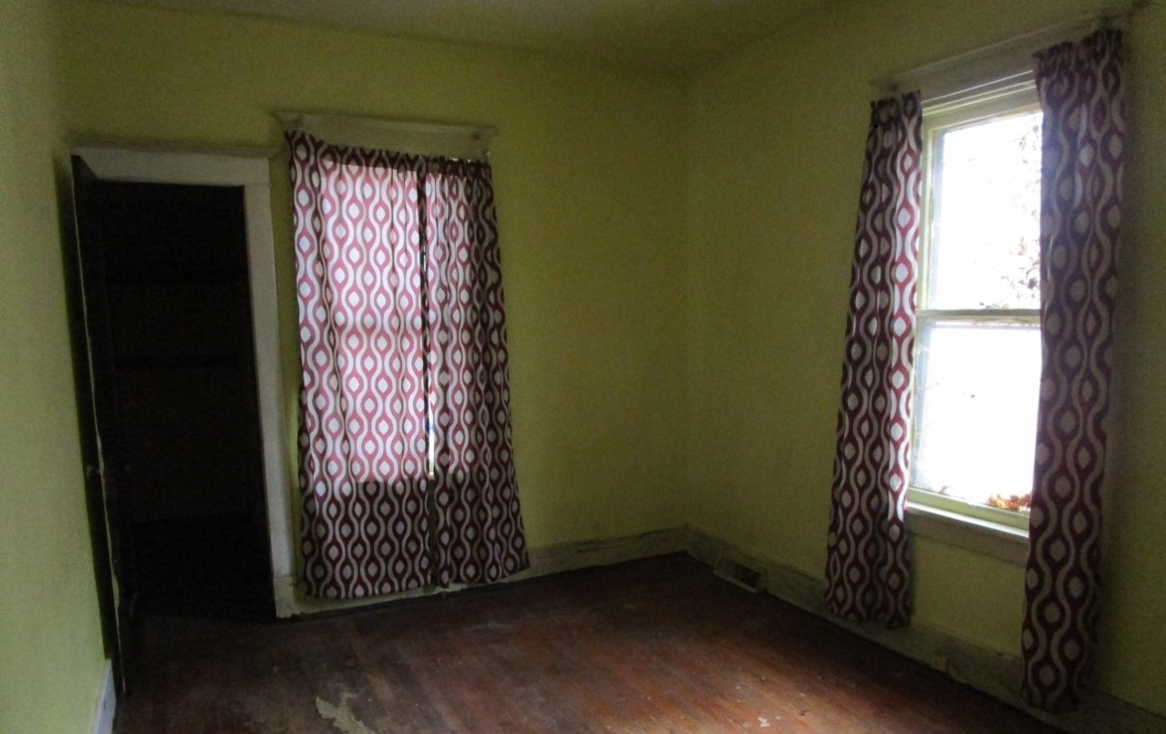 408 43rd Street Moline, IL 61265 - Photo 9 of 18