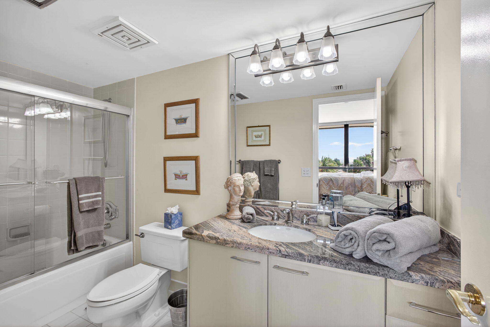 4100 North Ocean Drive, Unit 304 Riviera Beach, FL 33404 - Photo 27 of 64 Guest Bath