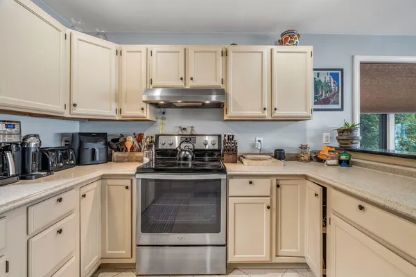 $599,900 | 185 Lakeside Landing Road, Glenburn, ME 04401