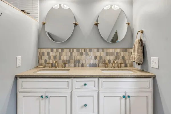 $599,900 | 185 Lakeside Landing Road, Glenburn, ME 04401