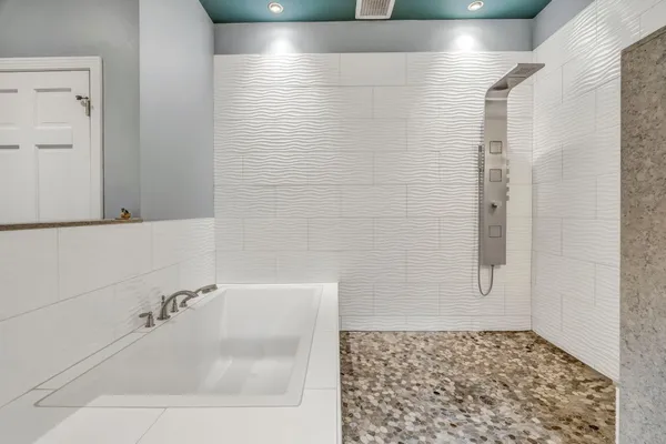 $599,900 | 185 Lakeside Landing Road, Glenburn, ME 04401