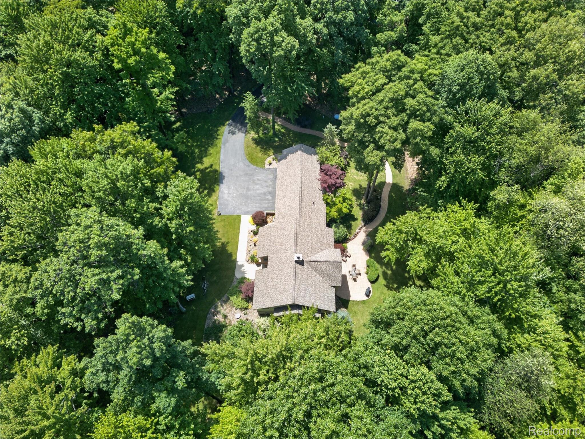 5388 Hartland Road Fenton, MI 48430 - Photo 60 of 74 58-5388-Hartland-Rd-WindowStill.jpg