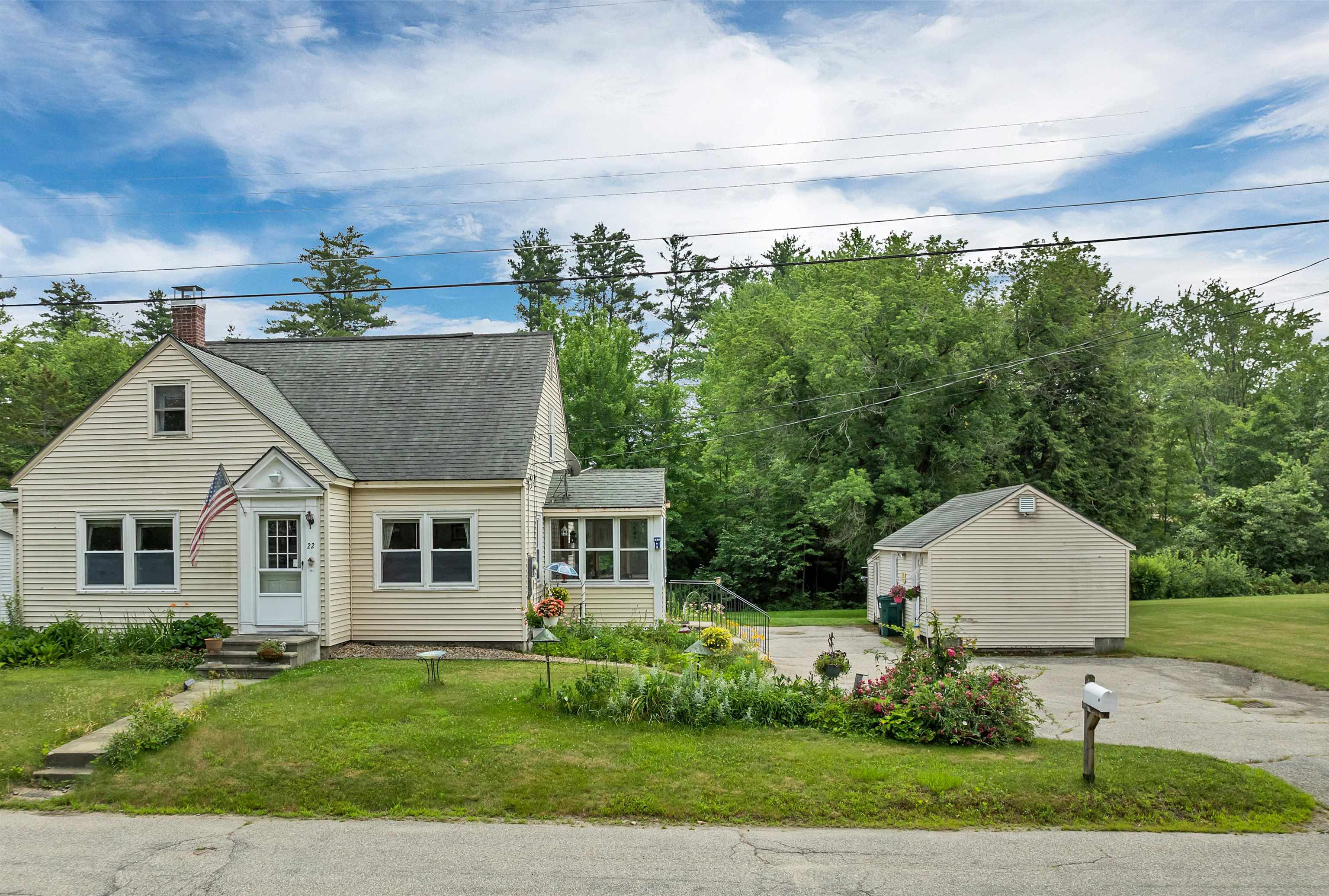 22 Medlyn Street Milford, NH 03055 - Photo 8 of 45 Gallery Image 8