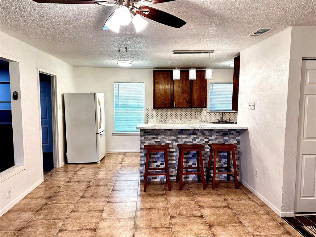 1528 Angel Fire Drive Dallas, TX 75253 - Photo 3 of 24