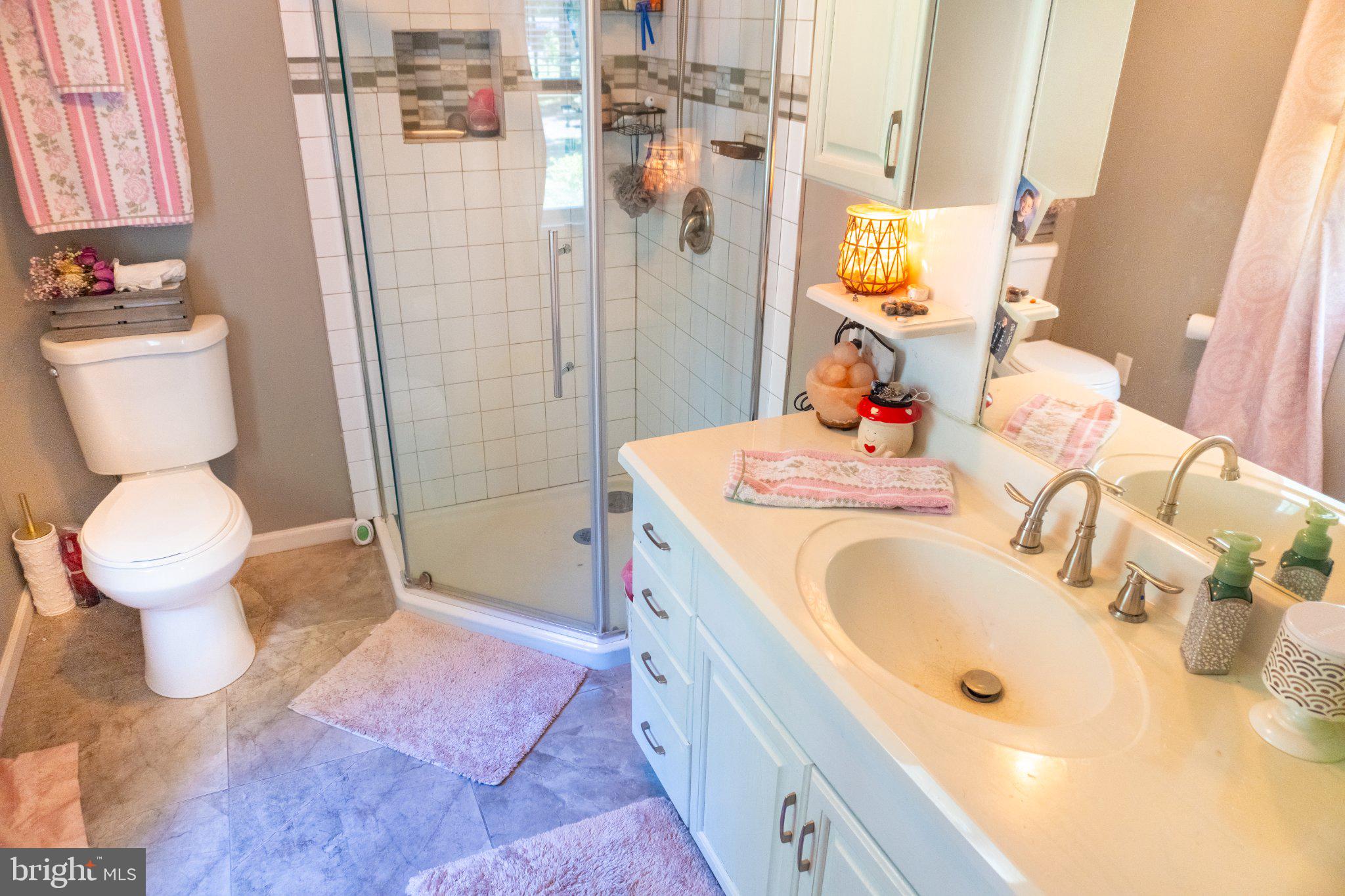 29 Friendship Road Southampton, NJ 08088 - Photo 17 of 28 Bright and inviting bathroom oasis.