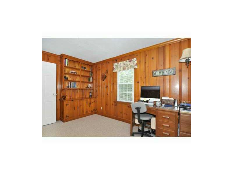 29 Carpathia Road Cranston, RI 02920 - Photo 10 of 15 Den/Family/Great Room.