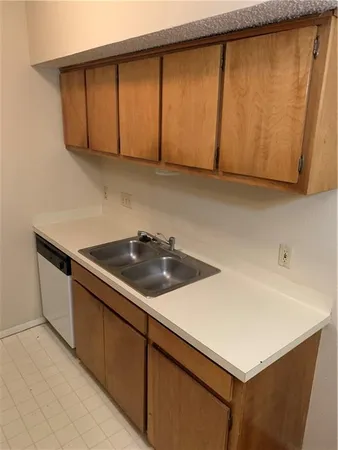 $1,050 | 3316 Guadalupe Street, Unit 211, Austin, TX 78705