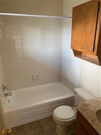 $1,050 | 3316 Guadalupe Street, Unit 211, Austin, TX 78705