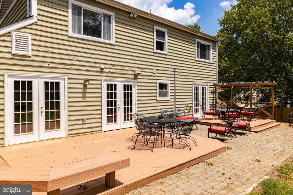 5532 Dunsmore Road Alexandria, VA 22315 - Photo 22 of 36 Back patio and deck