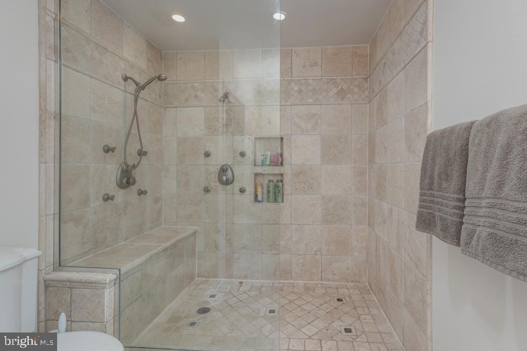 5532 Dunsmore Road Alexandria, VA 22315 - Photo 31 of 36 Master Bath