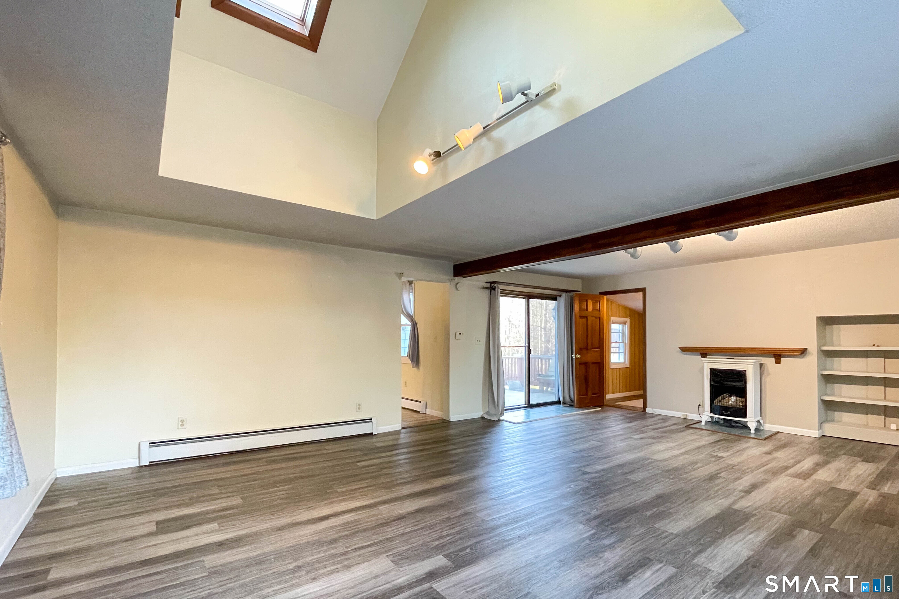 399 West Woods Road Hamden, CT 06518 - Photo 5 of 40