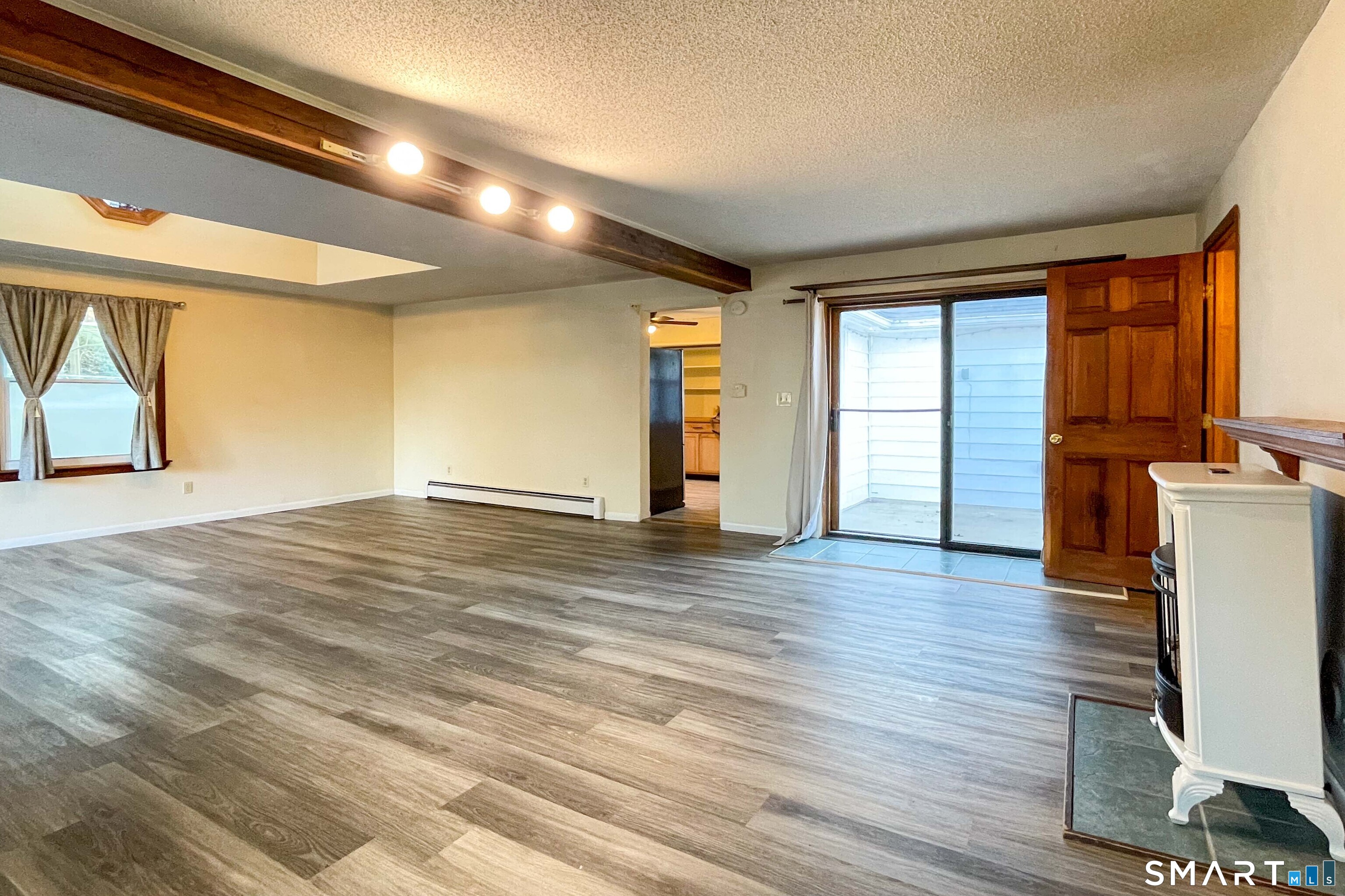 399 West Woods Road Hamden, CT 06518 - Photo 6 of 40