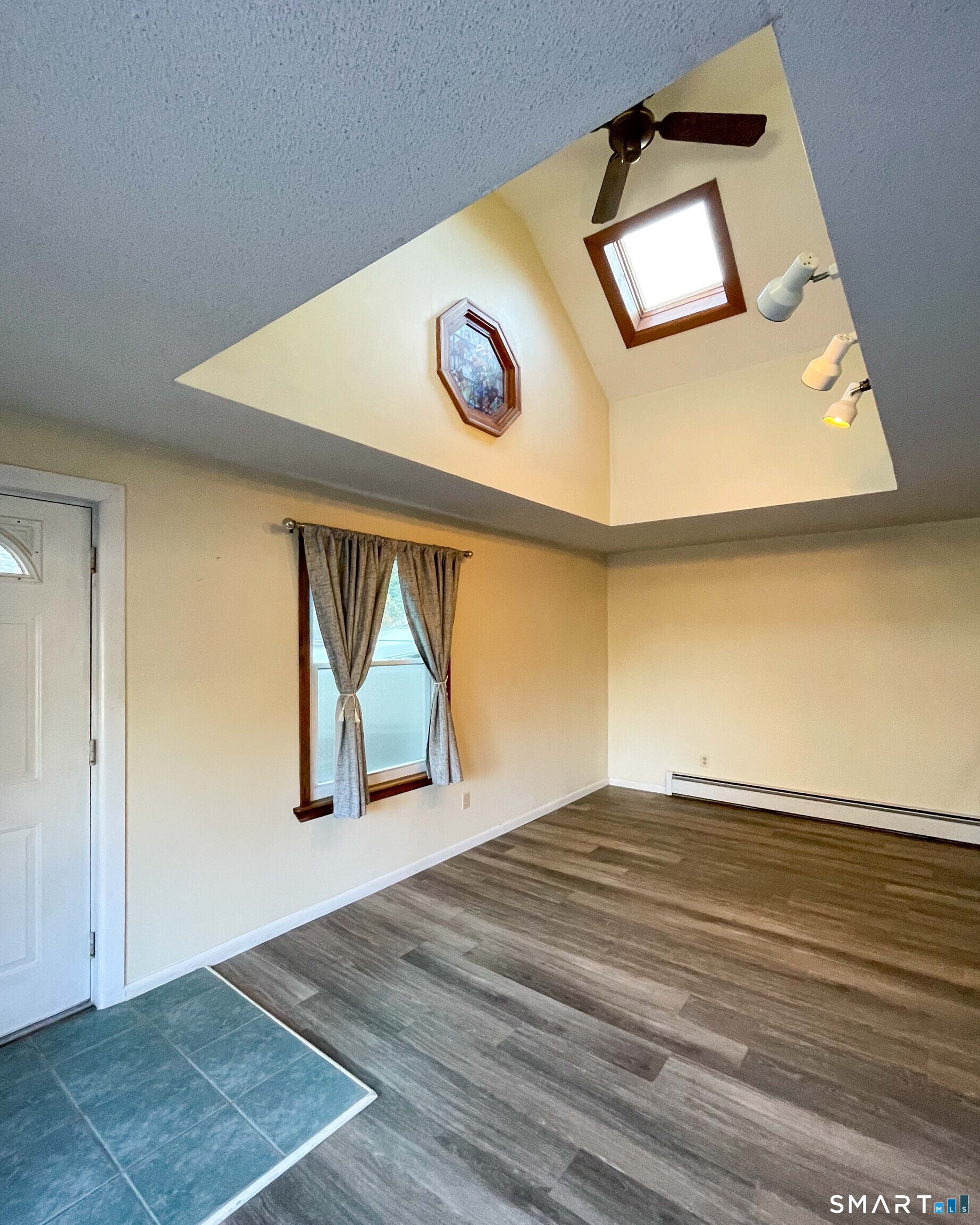 399 West Woods Road Hamden, CT 06518 - Photo 7 of 40