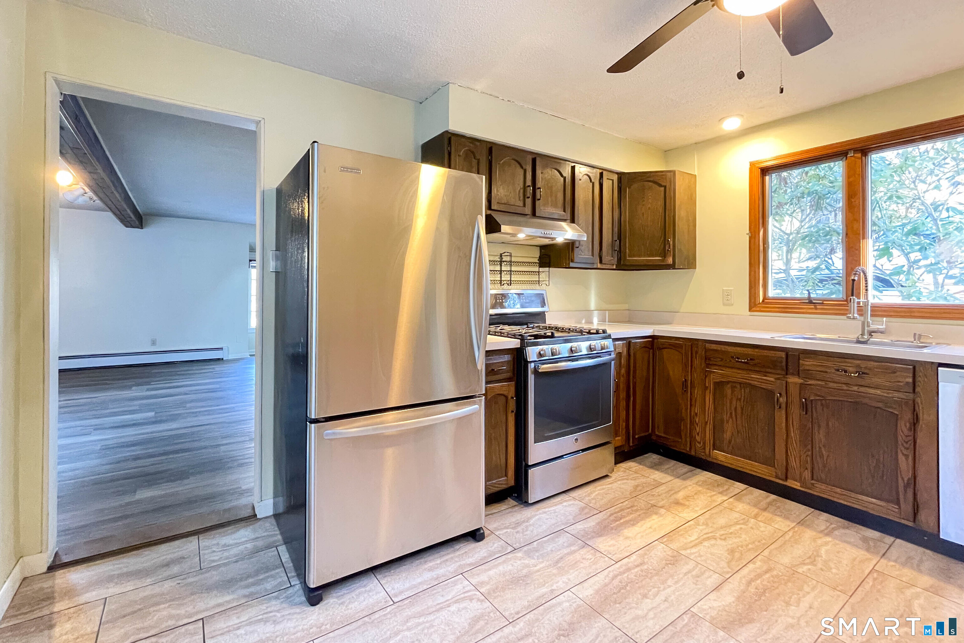 399 West Woods Road Hamden, CT 06518 - Photo 8 of 40