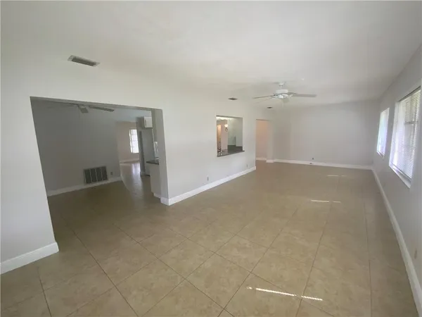$2,700 | 7104 Northwest 70th Street, Tamarac, FL 33321