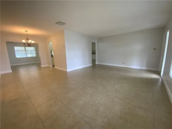 $2,700 | 7104 Northwest 70th Street, Tamarac, FL 33321