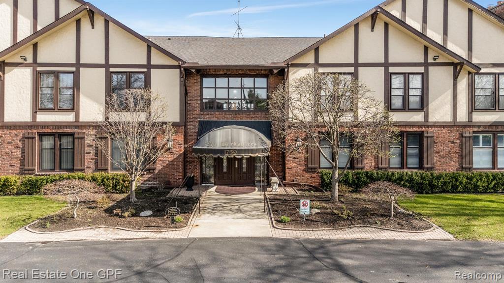 1708 Vernier Road Grosse Pointe Woods, MI 48236 - Photo 36 of 43
