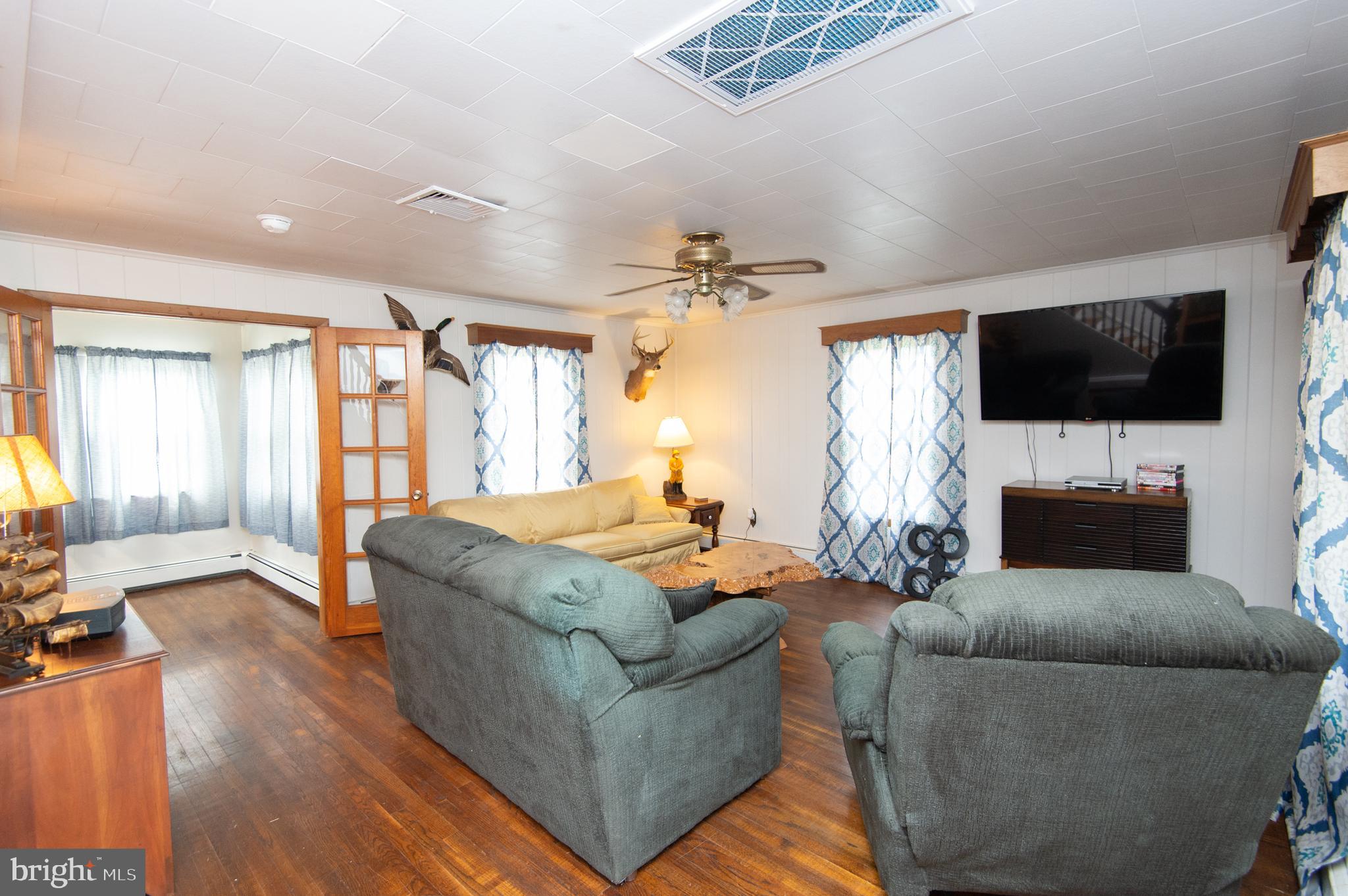 2104 Wingate Bishops Head Road Wingate, MD 21675 - Photo 3 of 28 living room