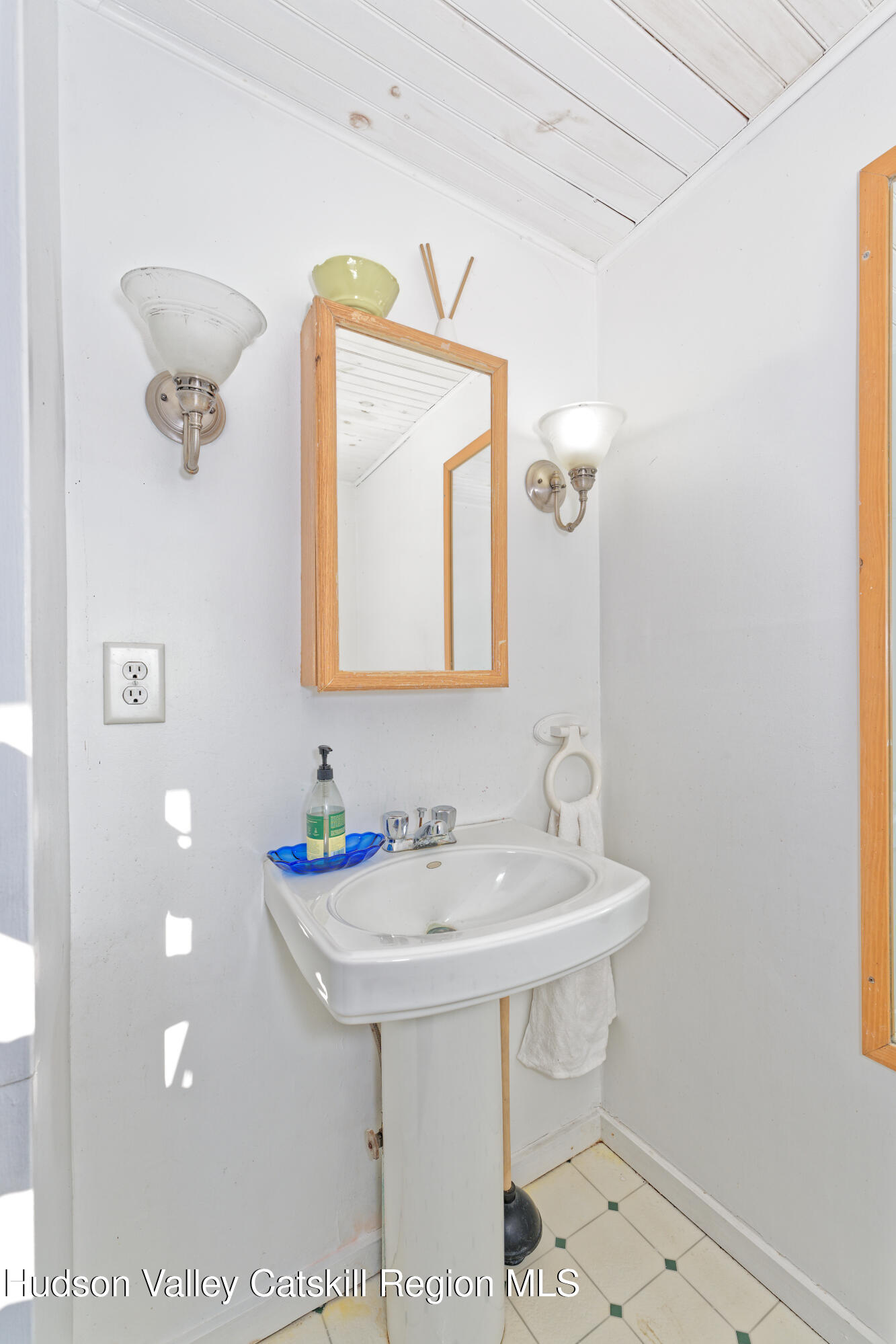 3953-3955 Highway 209 Stone Ridge, NY 12484 - Photo 15 of 69 8 Bathroom 3