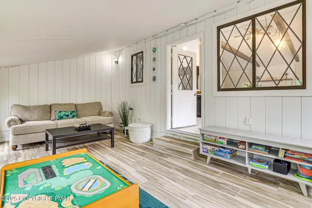 $2,100 | 5263 Glen Terrace, Tobyhanna, PA 18466