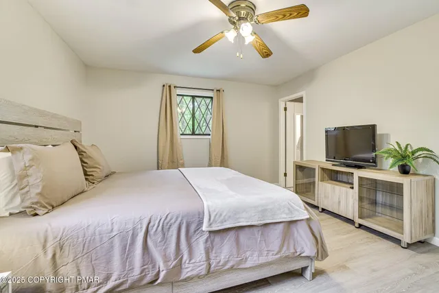 $2,100 | 5263 Glen Terrace, Tobyhanna, PA 18466