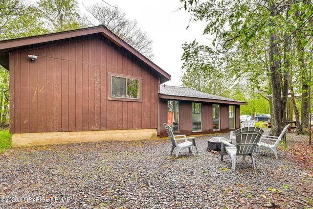 $2,100 | 5263 Glen Terrace, Tobyhanna, PA 18466