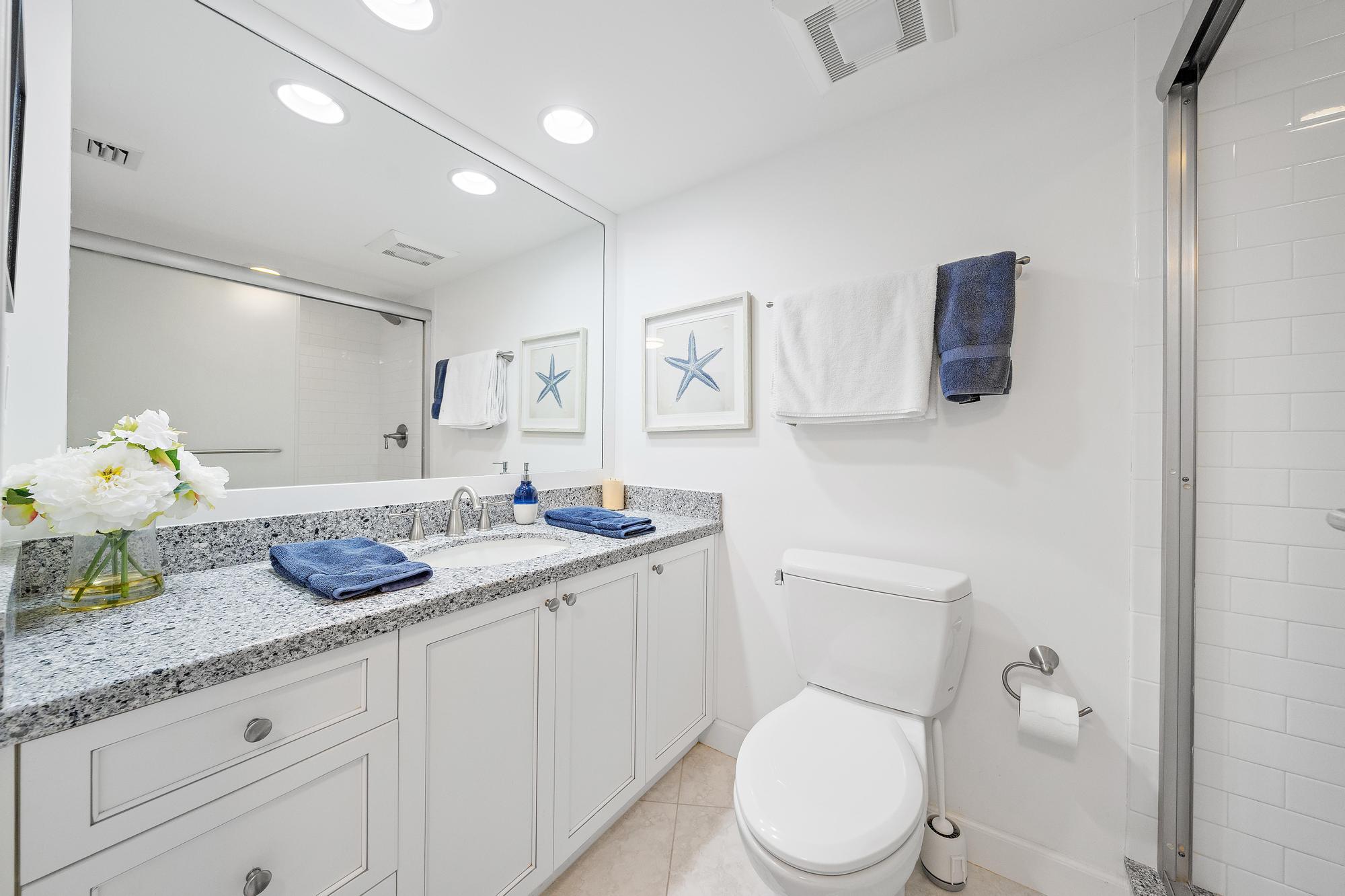 5420 North Ocean Drive, Unit PH2 Riviera Beach, FL 33404 - Photo 14 of 34 Primary Bathroom