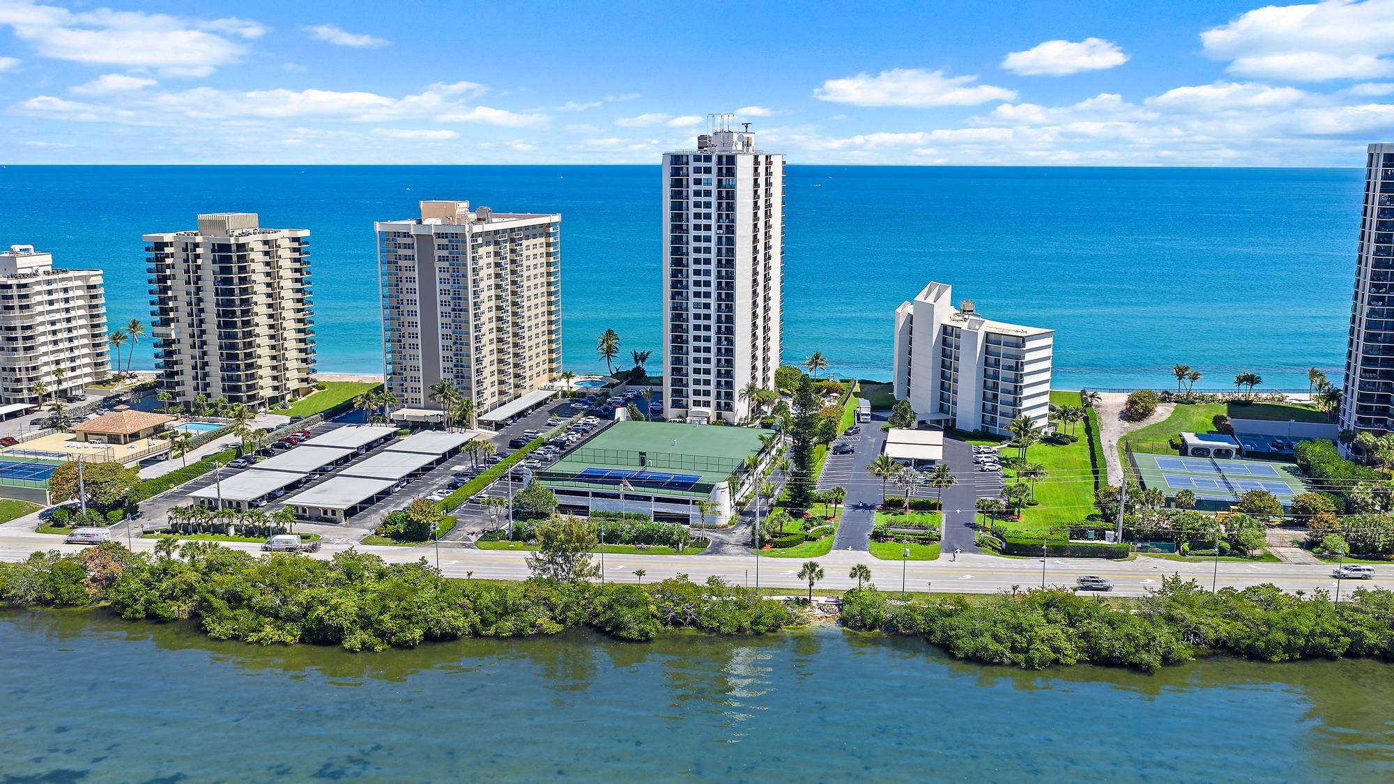 5420 North Ocean Drive, Unit PH2 Riviera Beach, FL 33404 - Photo 24 of 34 5420 N Ocean Drive PH2