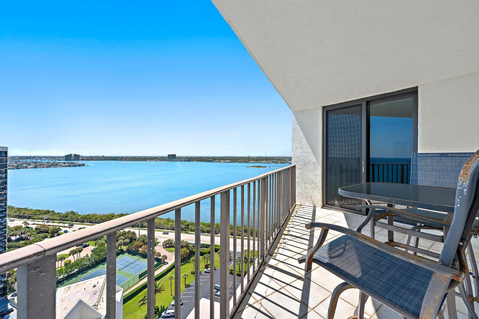 5420 North Ocean Drive, Unit PH2 Riviera Beach, FL 33404 - Photo 3 of 34 Covered balcony