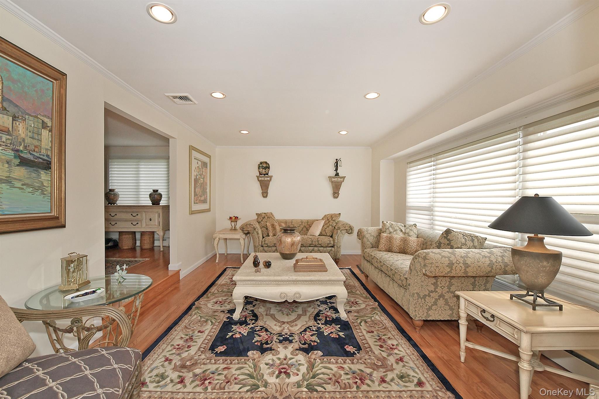 29 Abbot Road Smithtown, NY 11787 - Photo 14 of 40 Gallery Image 14
