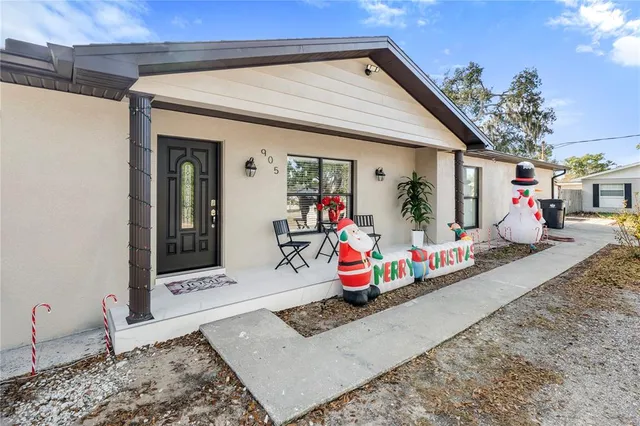 a view of backyard of house