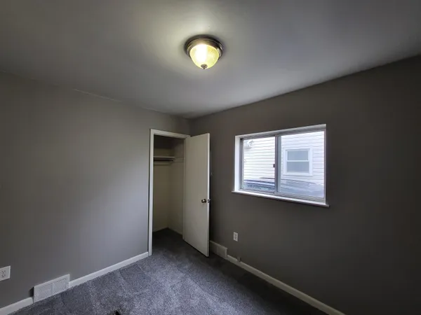 $140,000 | 20304 East Eight Mile Road, Harper Woods, MI 48225