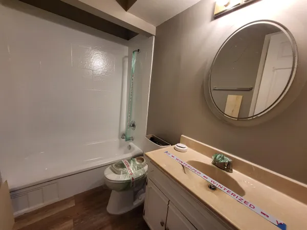 $140,000 | 20304 East Eight Mile Road, Harper Woods, MI 48225